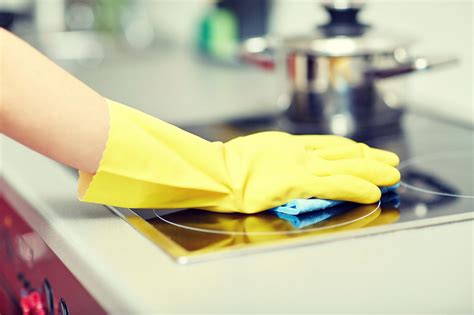 Remove Burnt-on Food with Ease: Magix Cooktop Cleaner Solutions